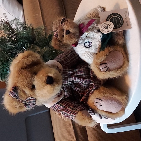 Boyds Bears Other - Set of 2 Boyd's Bears Margaret & Maranda Hollybeary plush with tags